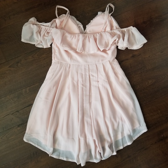 BNWT Ruffle Dress - Picture 3 of 6